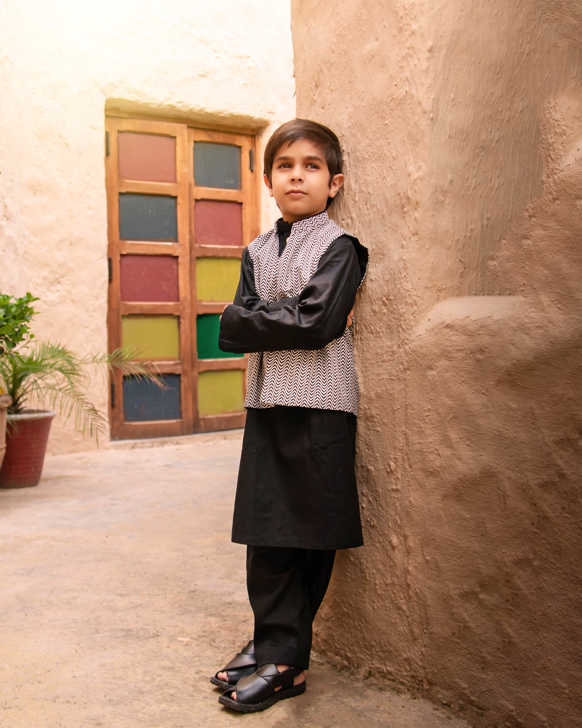 Charcoal, Designer Dress for Boys Boy cloths Price in Pakistan
Black color dress traditional festivals, weddings and outdoor gatherings in summer and winter seasons.
Fabric	Polyester, Cotton
Waistcoat	Monochromatic
Kurta	Black
Trouser	Black
Item	3pcs dress
