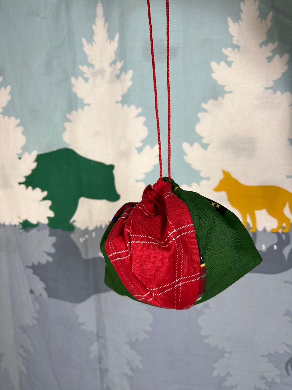 Cinch drawstring bag/pull thread pouch - The Aaira's Closet