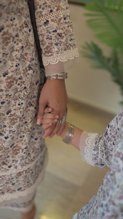 Flora off white flower print shirt trouser lacework cotton winter 