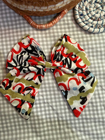 Abstract Bow Hair Clip