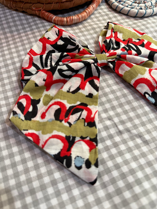 Abstract Bow Hair Clip