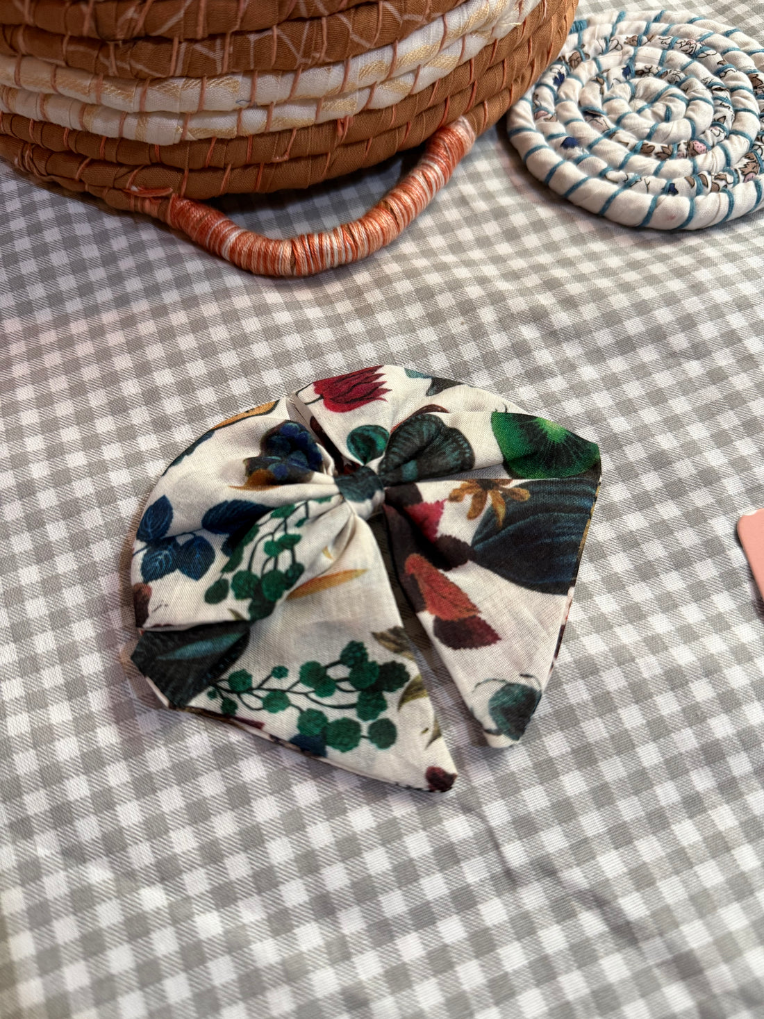 Floral Pattern Bow Hair Clip Set - 2 Pcs