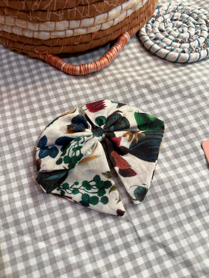 Floral Pattern Bow Hair Clip Set - 2 Pcs